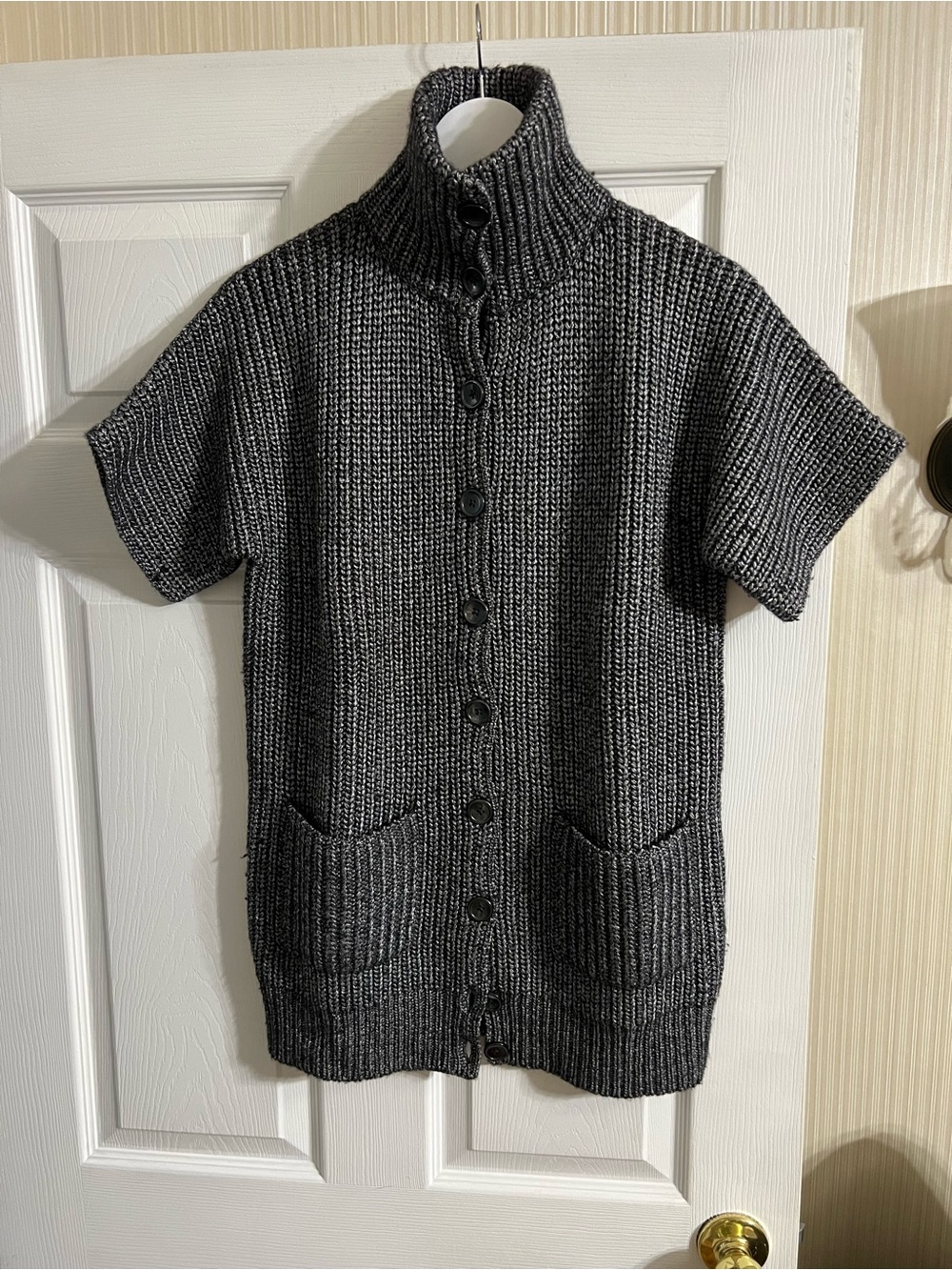 Ralph Lauren beautiful short sleeve cardigan in black and silver. EUC